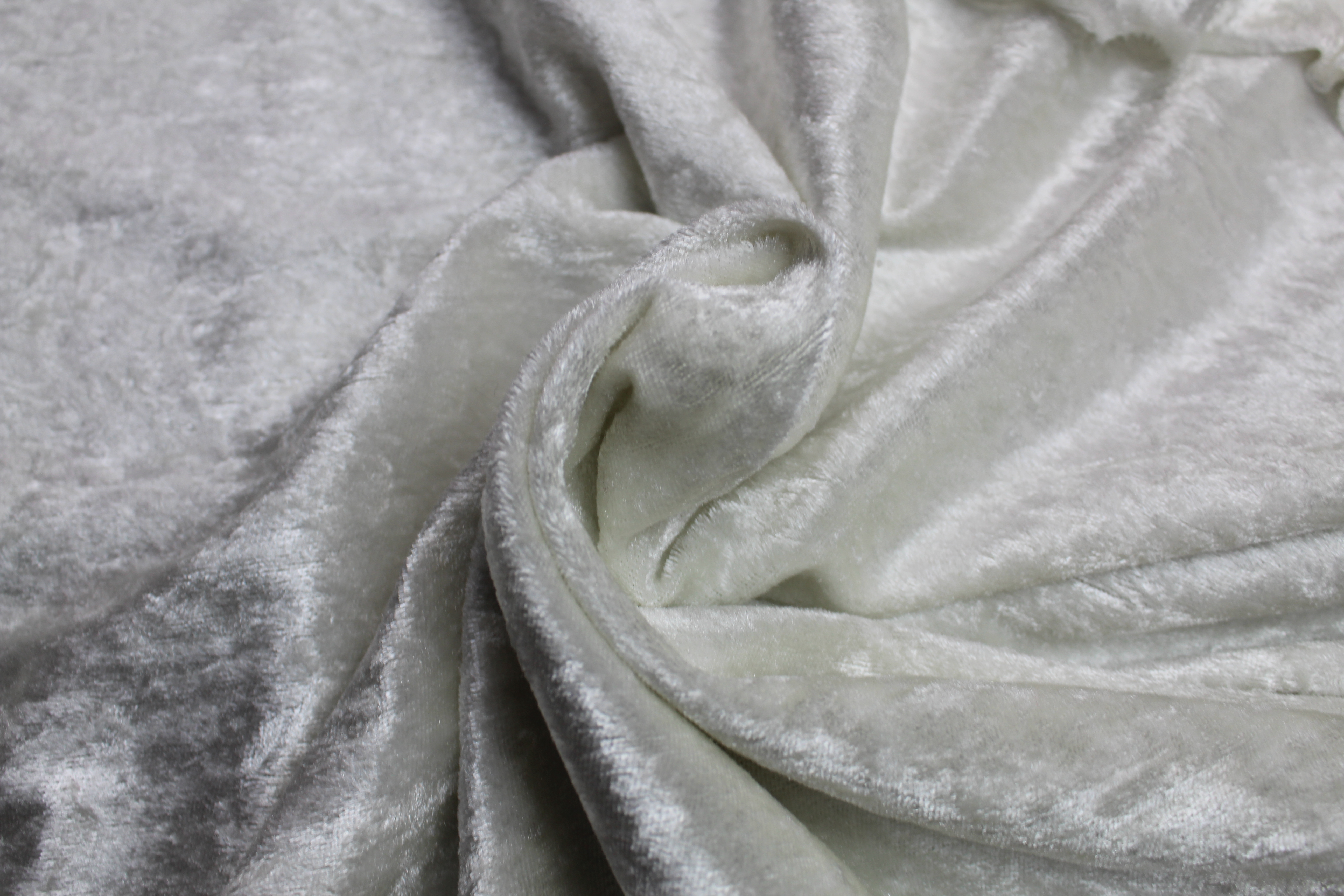 CRUSHED VELOUR - IVORY